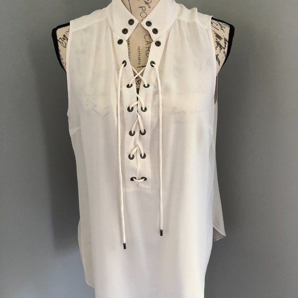 Sleeveless Tie-up Blouse - Picture 5 of 9